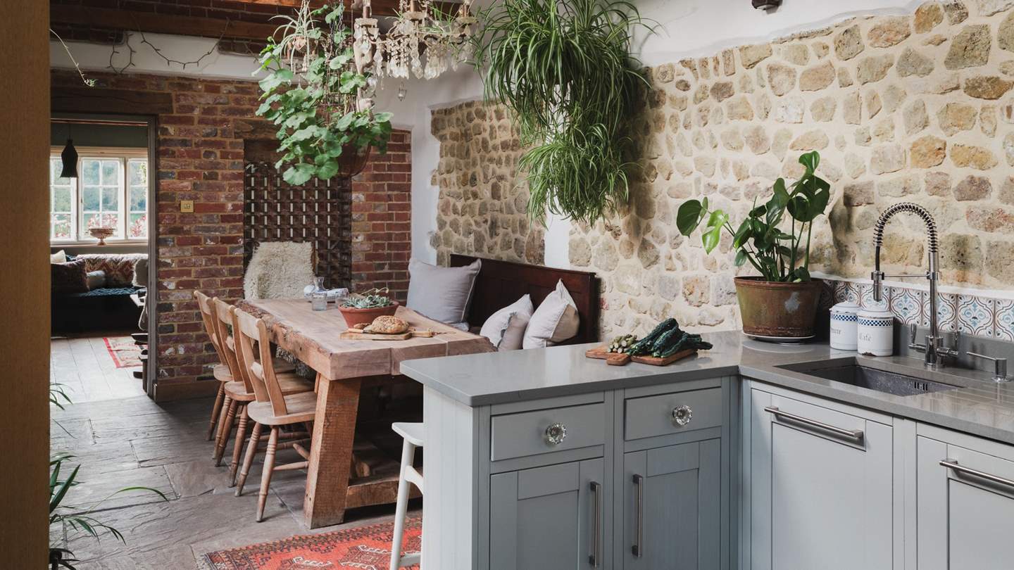 Set the scene for pared-back brunches and indulgent feasts