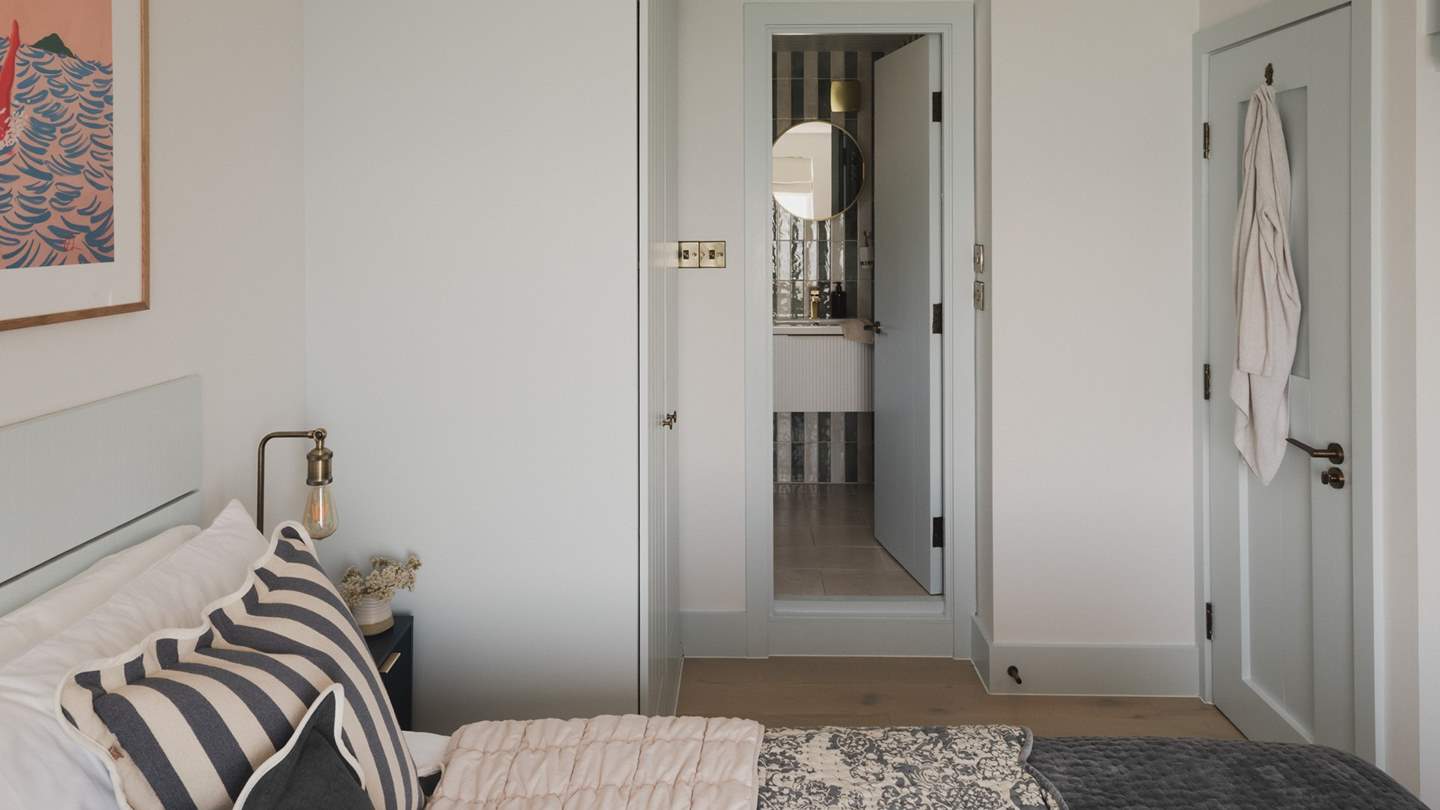 Dressed in maritime hues, its calming palette harmonises with the spellbinding scenes 