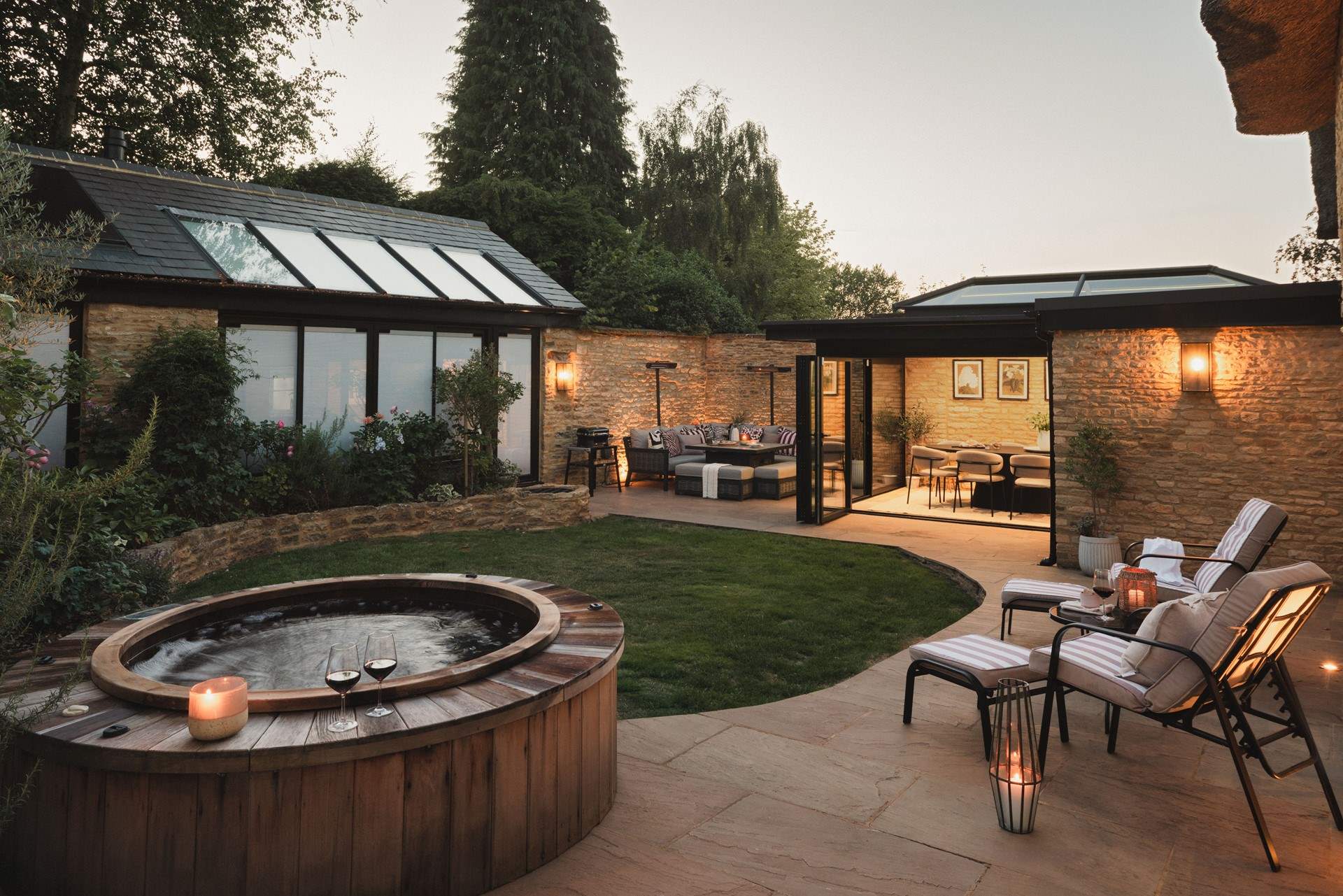 Indulgent Rutland escapes await at our darling thatched cottage for six...