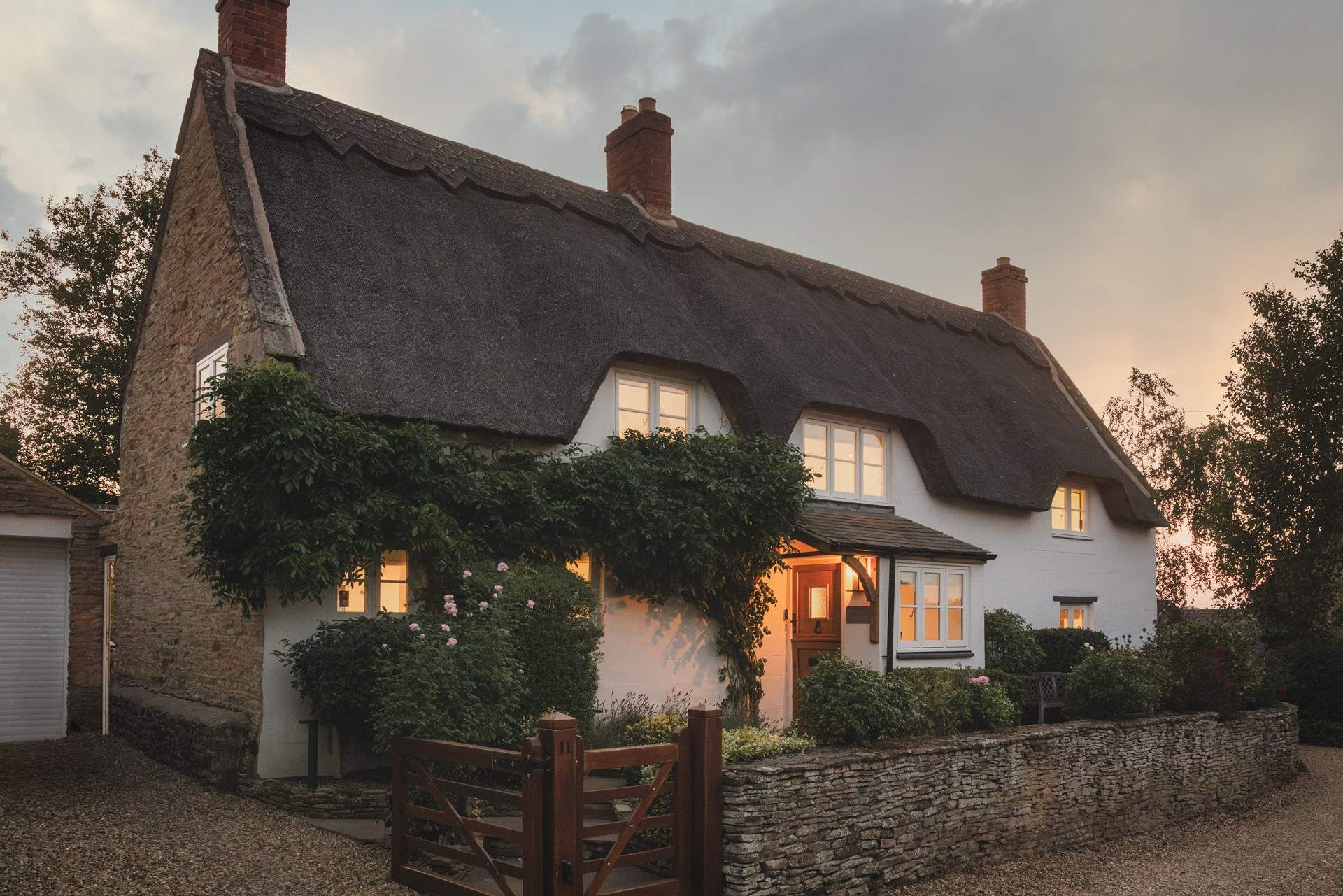 Indulgent Rutland escapes await at our darling thatched cottage for six...