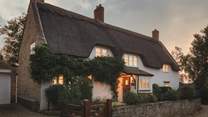 Steeped in character, uncover Reverie, an enchanting, dog-friendly, thatched cottage for six