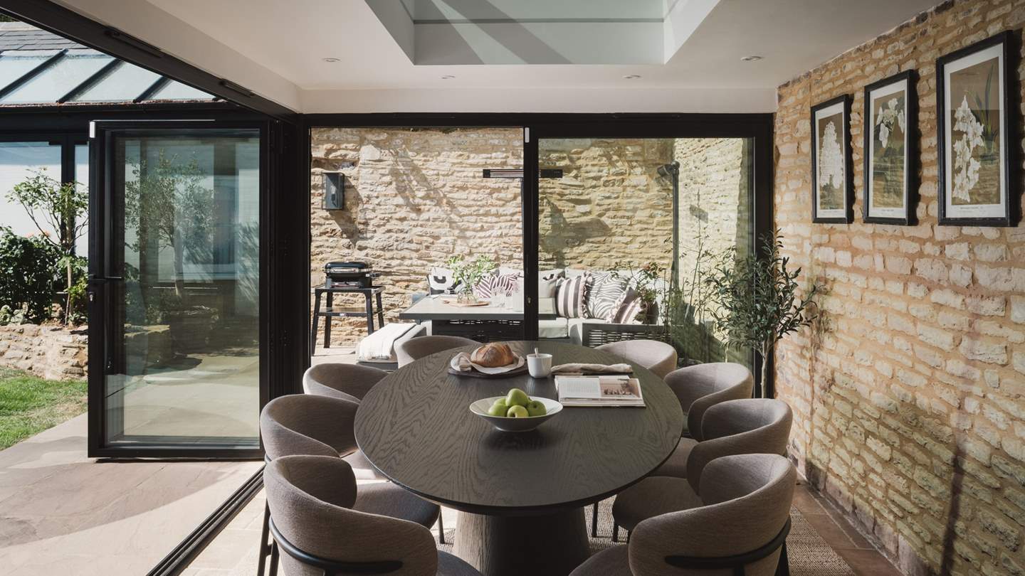 Embrace the simple pleasures of cottage life in the heart of Rutland. 