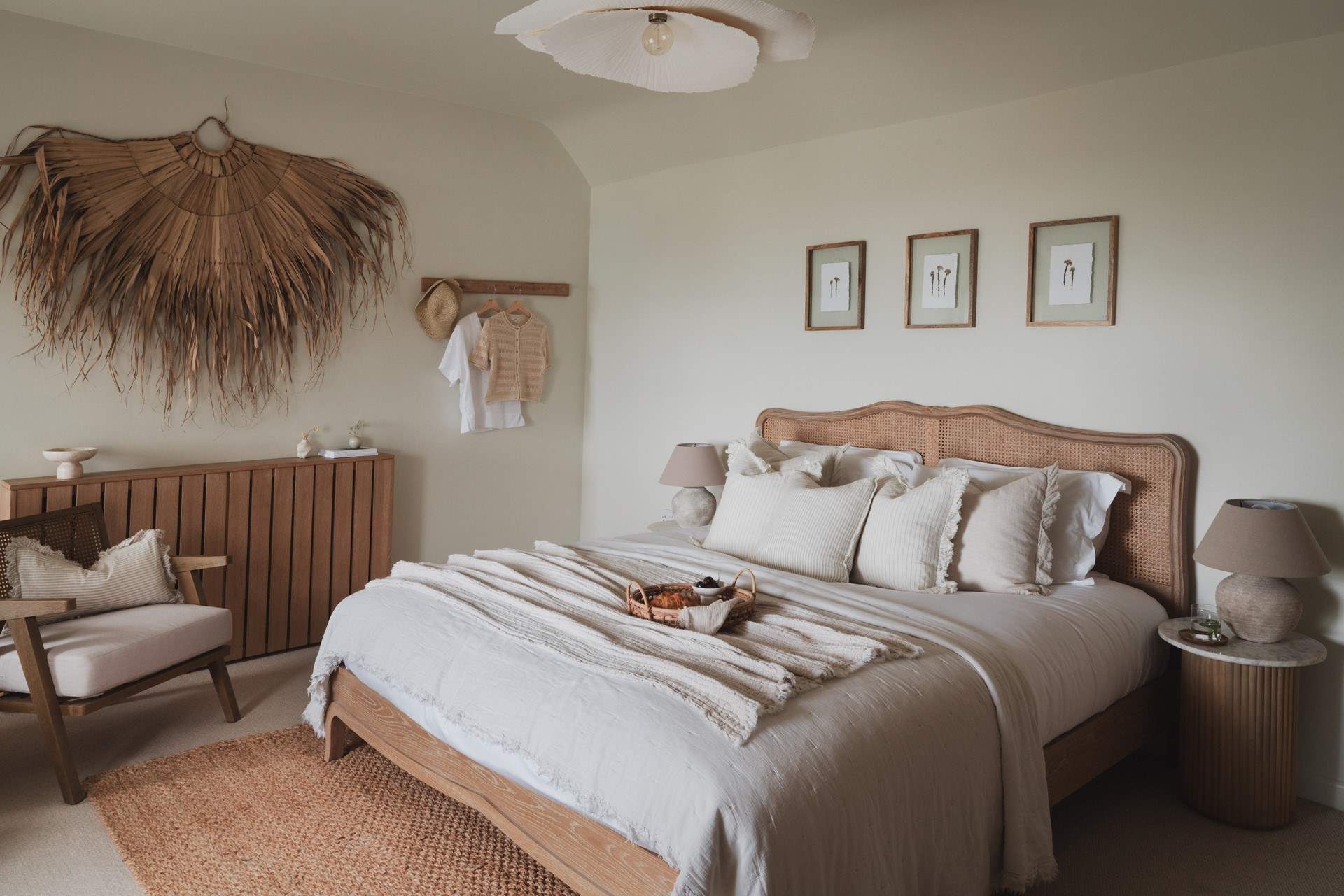 Coastal romance awaits at our quaint, dog-friendly cottage in charming Marazion, Cornwall
