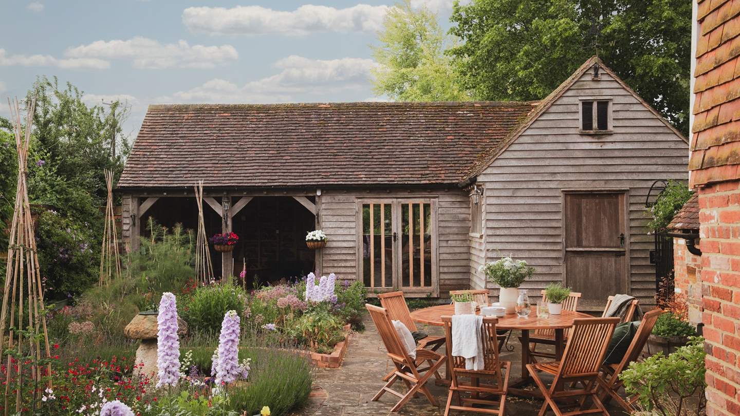 Uncover a flourishing patchwork of blooming alfresco spaces