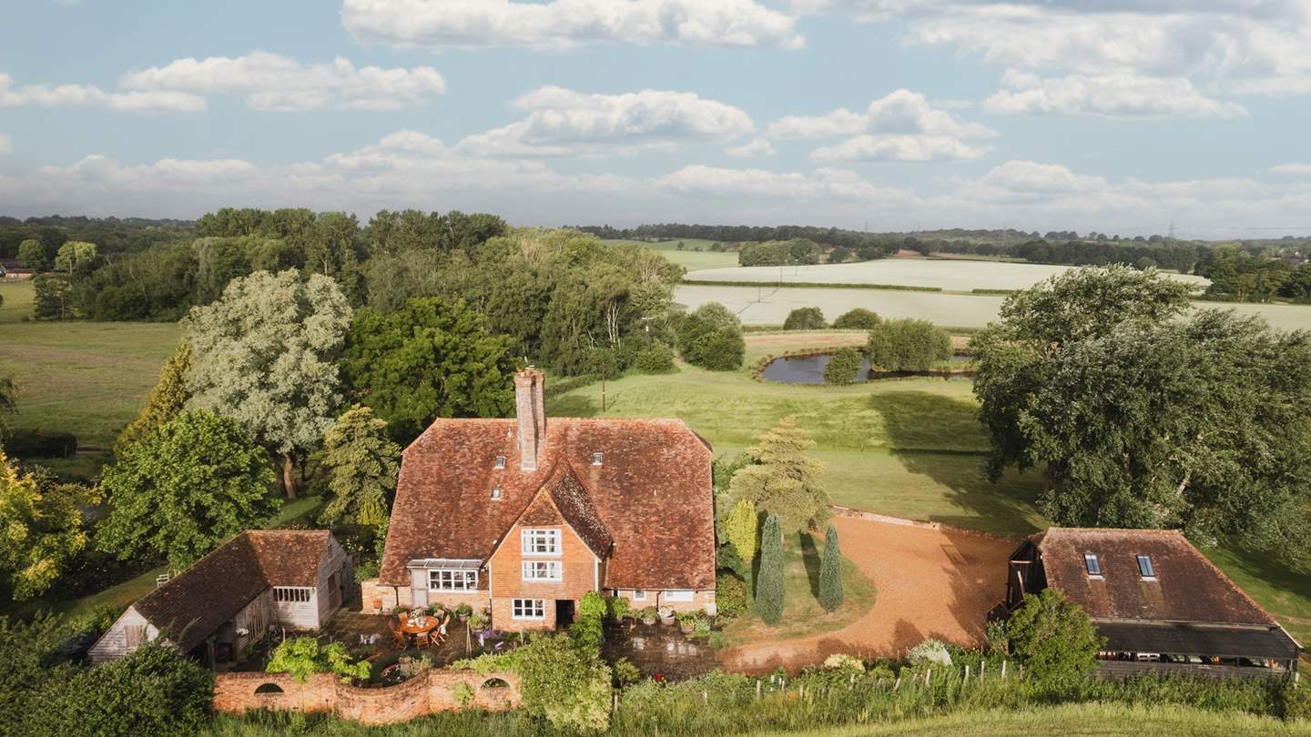 Set amongst verdant Sussex countryside, Demeter's tended gardens blend with rolling rural landscapes to paint a timeless portrait of quintessential country charm