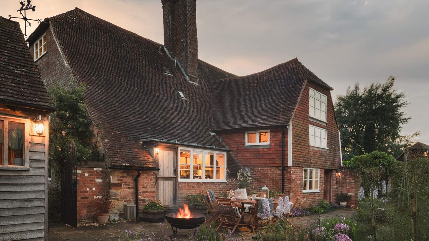 Uncover the art of alfresco living at our luxury Sussex retreat