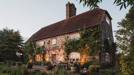 Demeter - 3 miles NW of Rye, Sleeps 12 + cot in 6 Bedrooms
