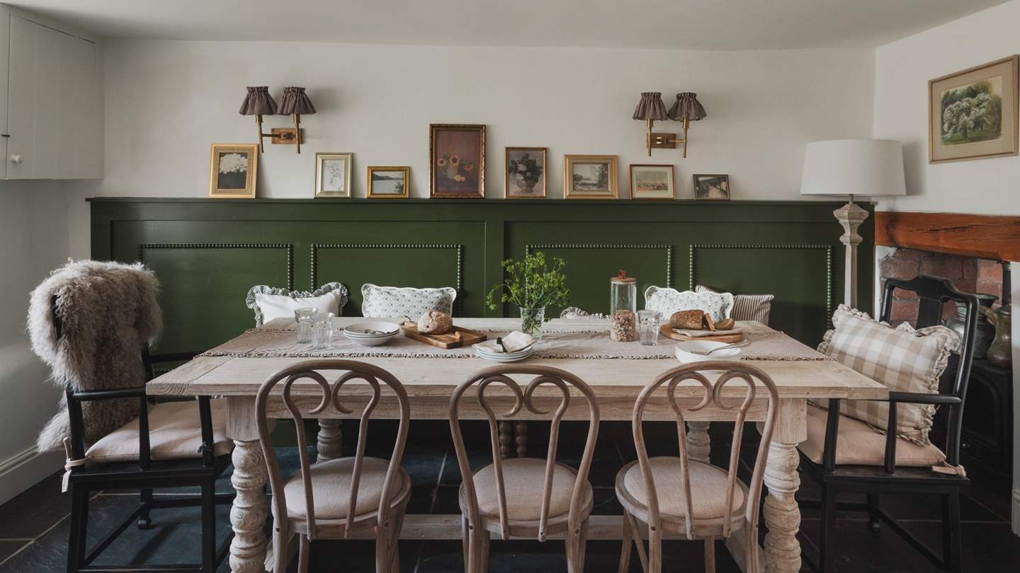 Uncover dreamy spaces for dining with your closest kin
