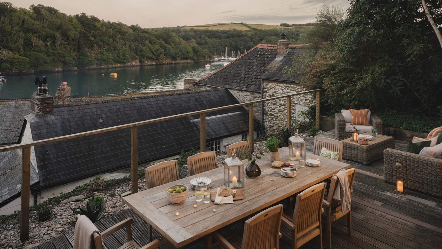 Each level has been thoughtfully designed for alfresco living and laid-back waterside gatherings