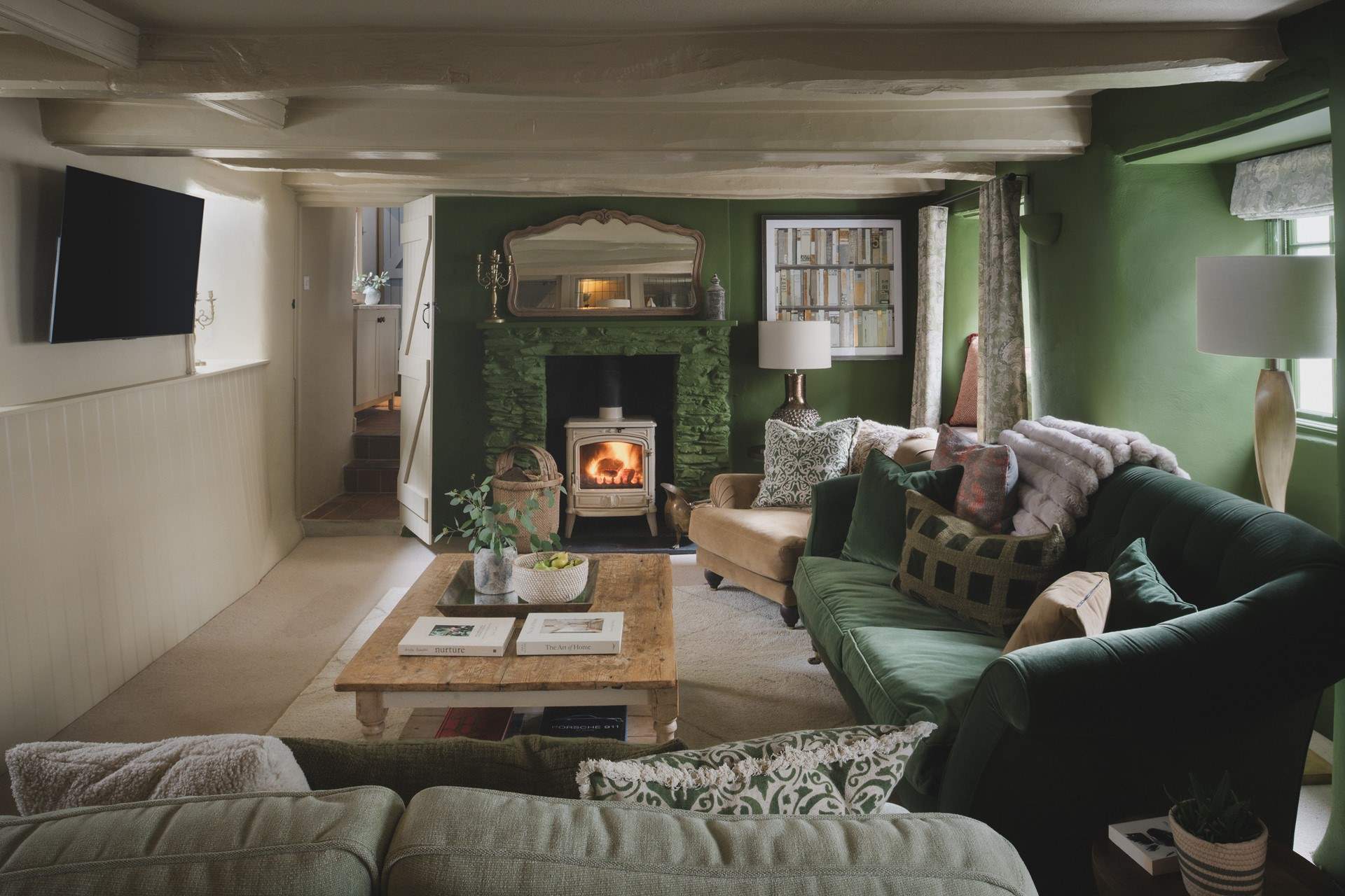 Uncover heavenly waterside vistas at our townhouse for six, nestled in the charming Fowey