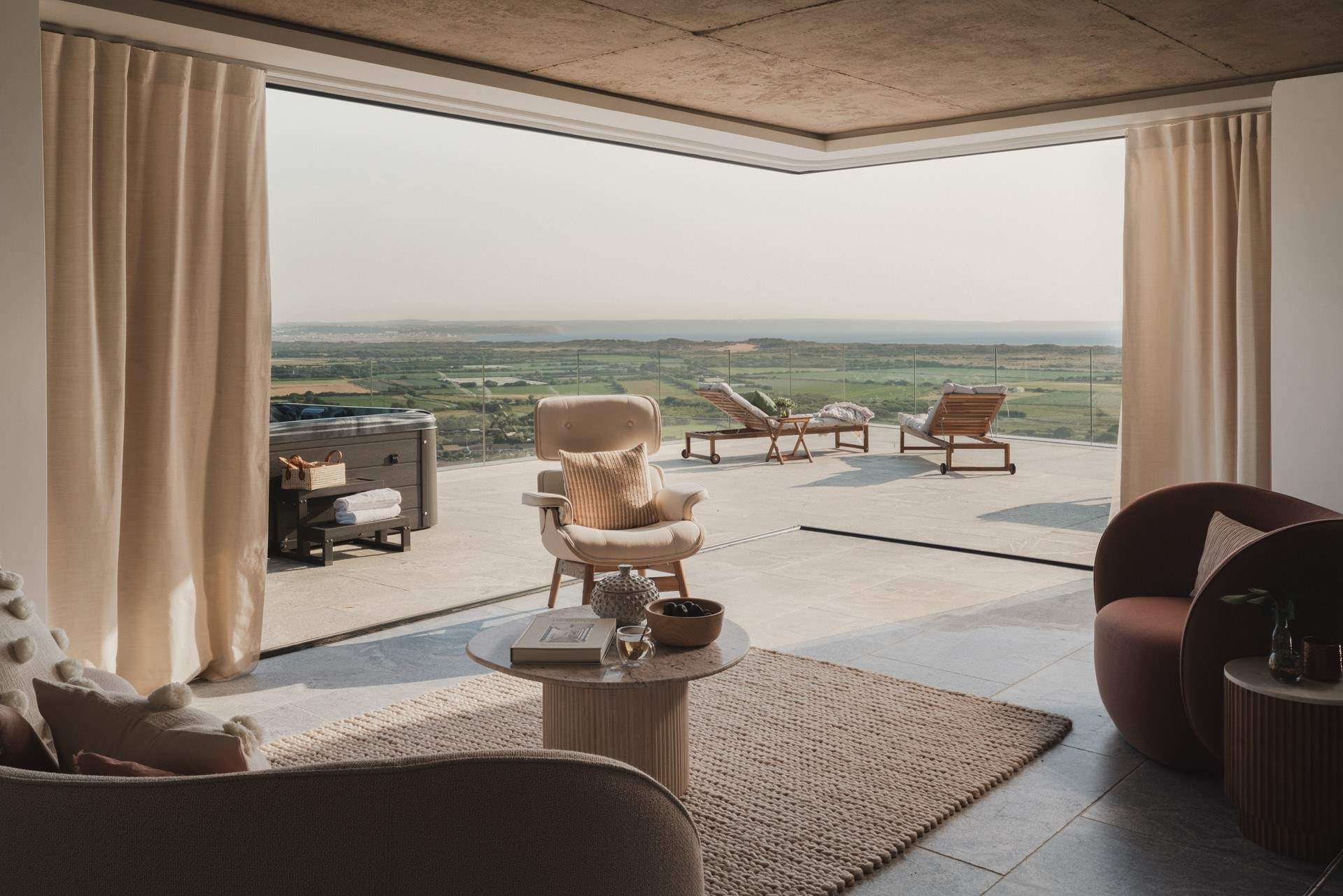 Uncover sweeping coastal vistas at our contemporary Devonshire dream for four...