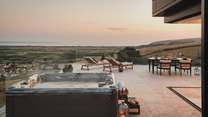 A heavenly hot tub tempts for blissful hours alfresco 