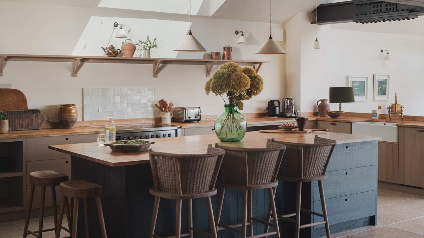 Prepare epicurean delights in the spacious bespoke Sebastian Cox deVOL kitchen