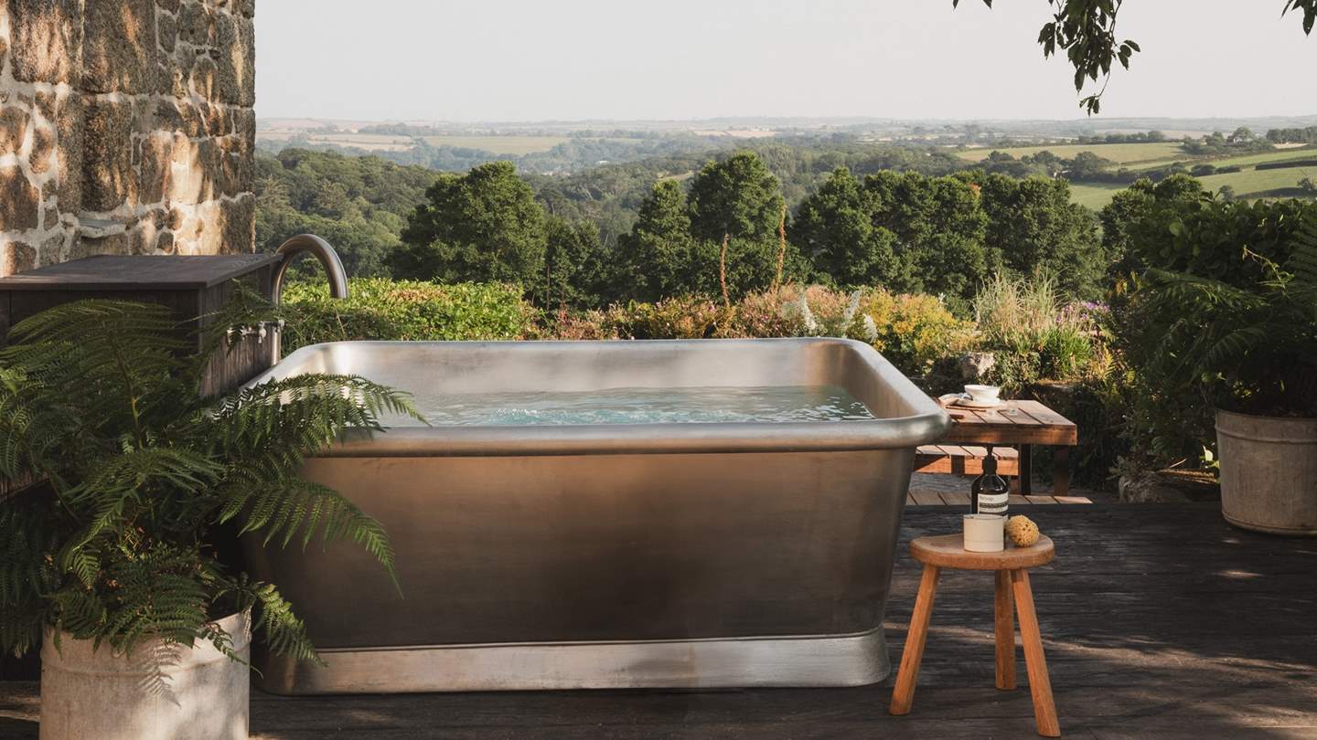 For refreshing summer dips, the outside bath is simply a dream