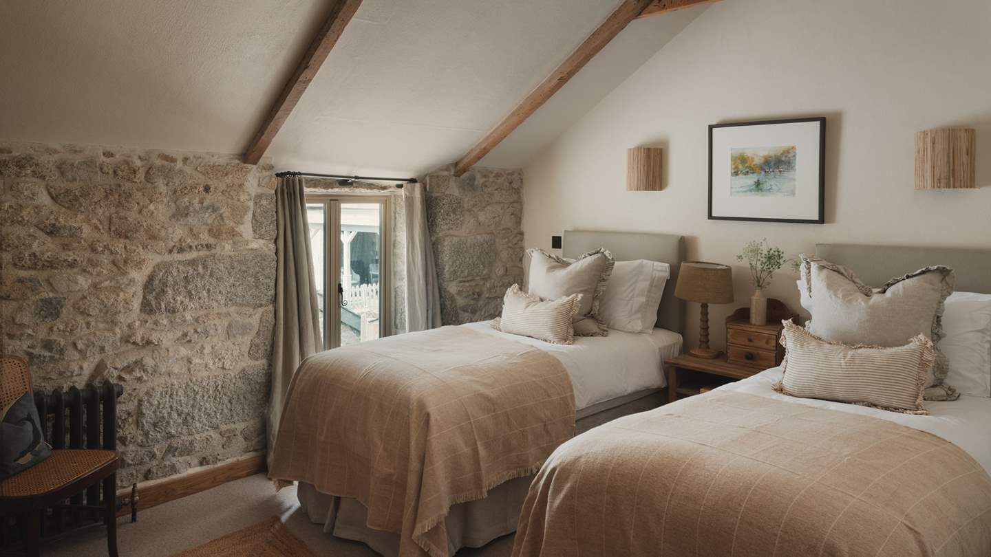 The third bedroom is just perfect for children or friends, with a twin or king zip-and-link bed 