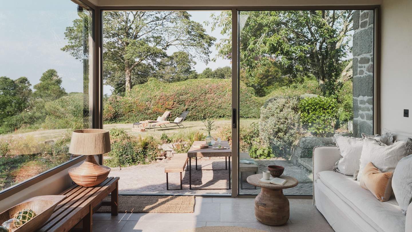 With stone floors warmed by underfloor heating, each moment is a dream for life’s daily rituals