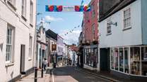 A leisurely drive rewards with the artists’ idyll of Falmouth, adored for its maritime heritage, quixotic streets, and award-winning eateries