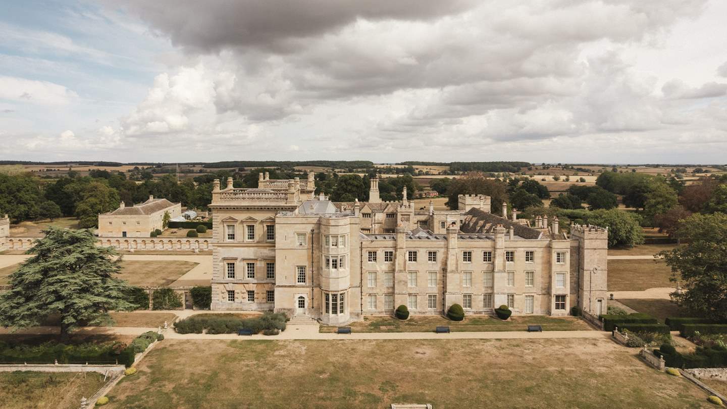 Our striking retreat boasts easy access to one of Lincolnshire’s most loved historic sites, where a mesmerising collection of artworks and antiques await