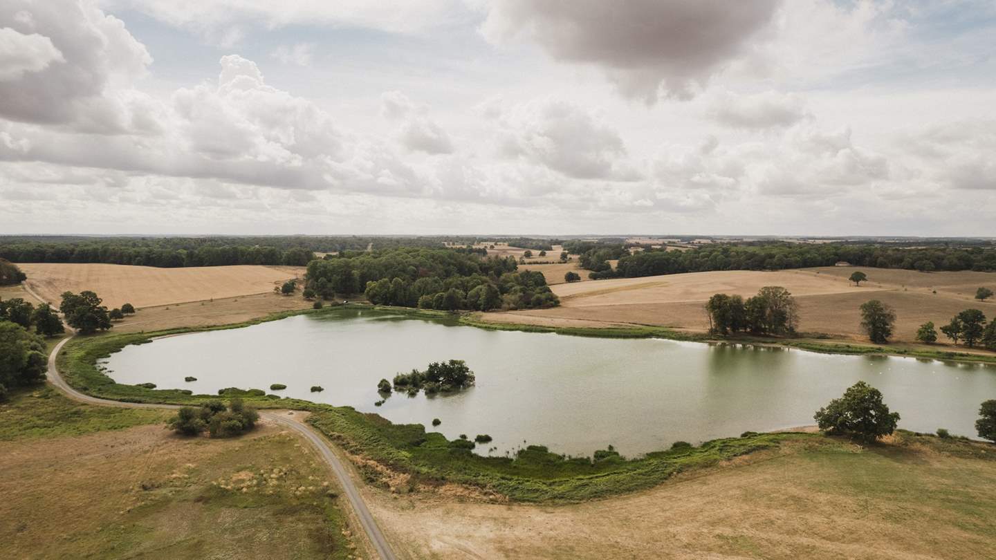 Waterside daydreams await within the grounds of our luxurious country escape