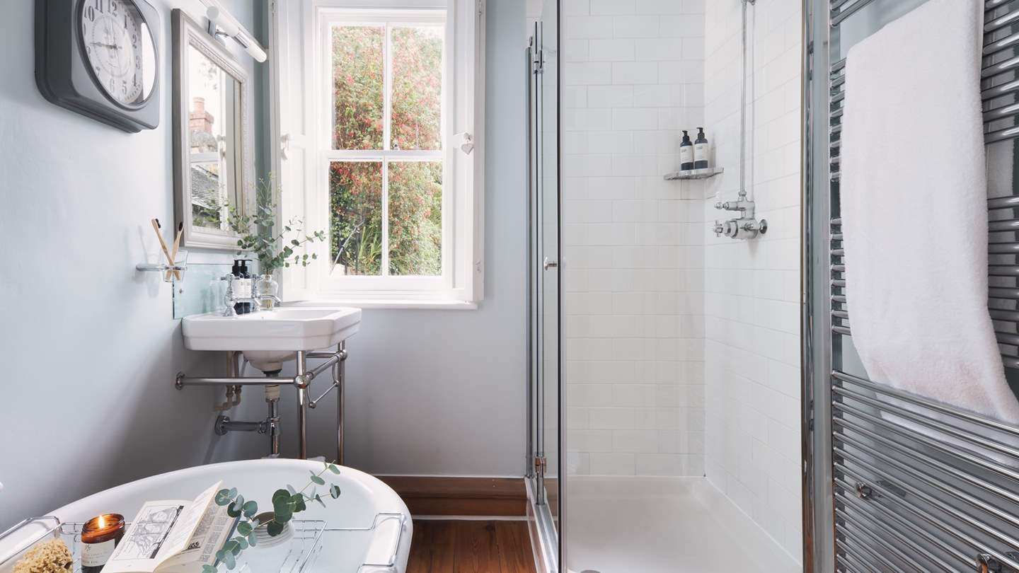 There's also a walk in shower for refreshing morning ablutions...