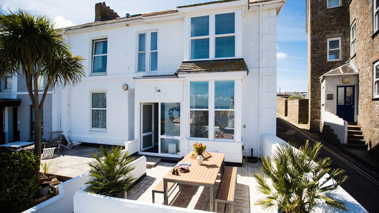 Moments of alfresco charm awaits at Whistler's View 