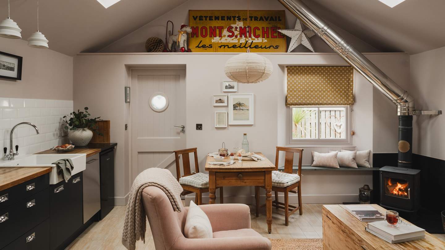 Uncover the vintage finds that adorn this darling abode