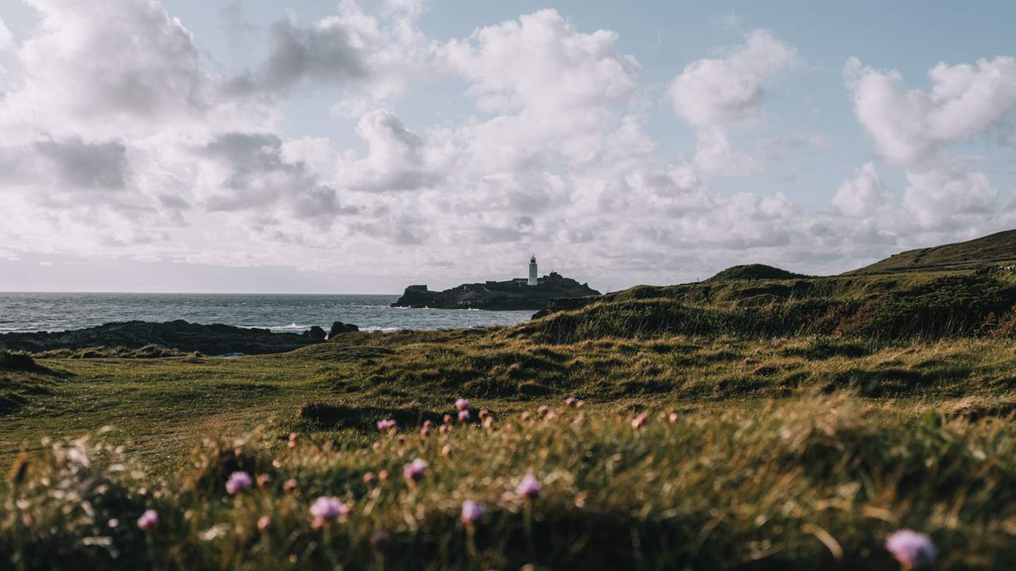 Godrevy Lighthouse promises a scenic spot to picnic...