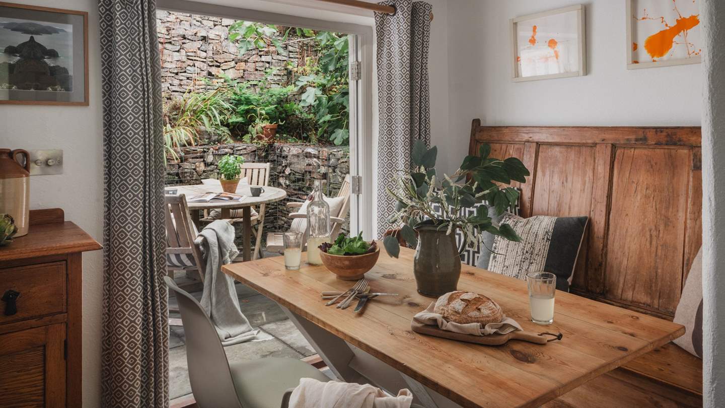 Gather around the table for drawn-out breakfasts and leisurely lunches, or head outside with uncorked bottles to the private garden for alfresco repasts under the sun