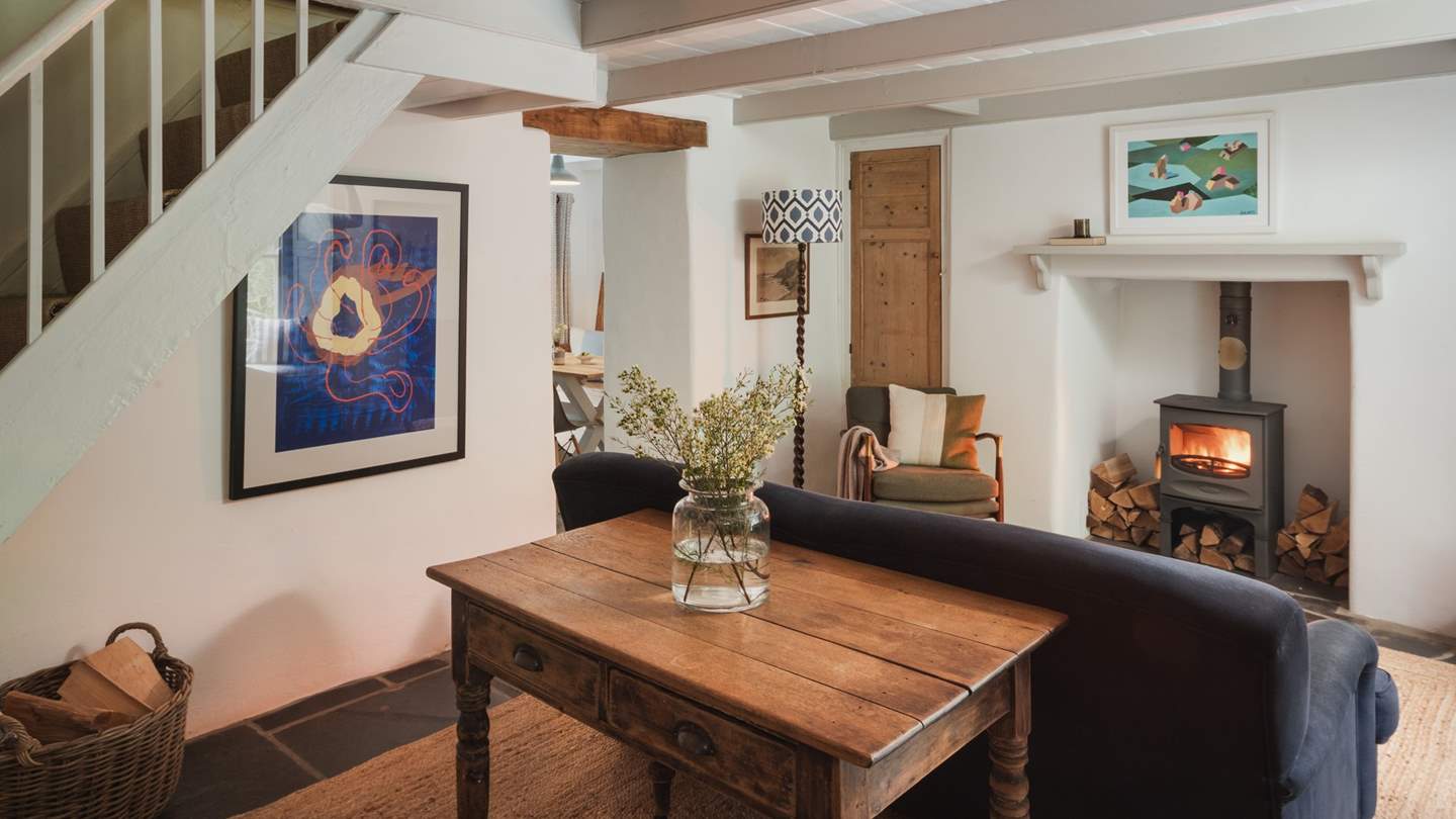 For relaxing soundtracks, there is a Roberts DAB radio with Bluetooth, while for evenings lost in film, there is a Smart TV