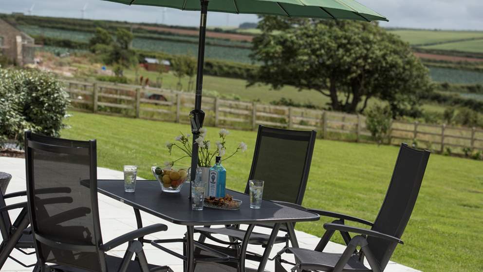 Enjoy Boutique Luxury At Barn Owl Roost Padstow - Padstow Patio Table And Chairs Enjoy Boutique Luxury At Barn Owl Roost Padstow - Padstow Patio Table And Chairs